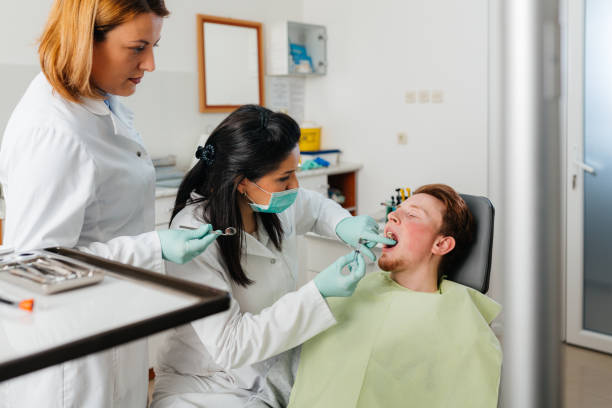 Best Cracked Tooth Emergency Dentist  in Northbrook, OH